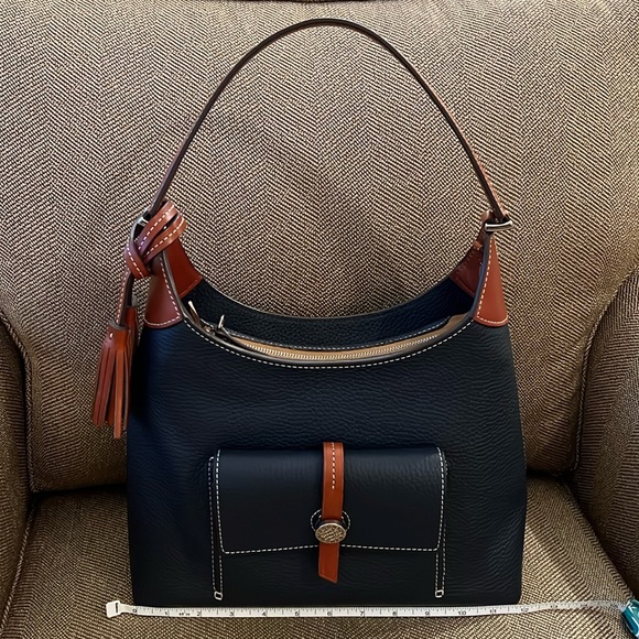 Dooney & Bourke Handbags - Dooney & Bourke pebble leather purse